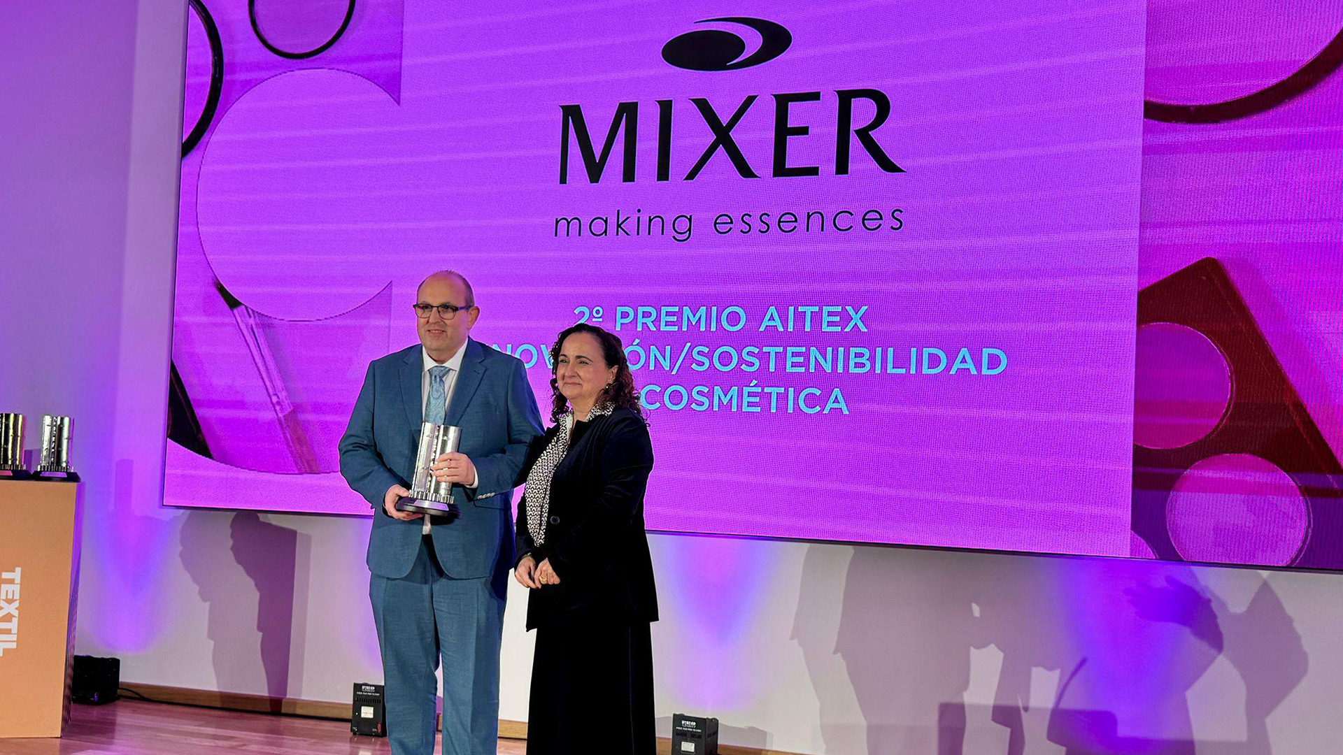 MIXER & PACK galardonado con el premio Aitex a la innovación en la industria cosmética